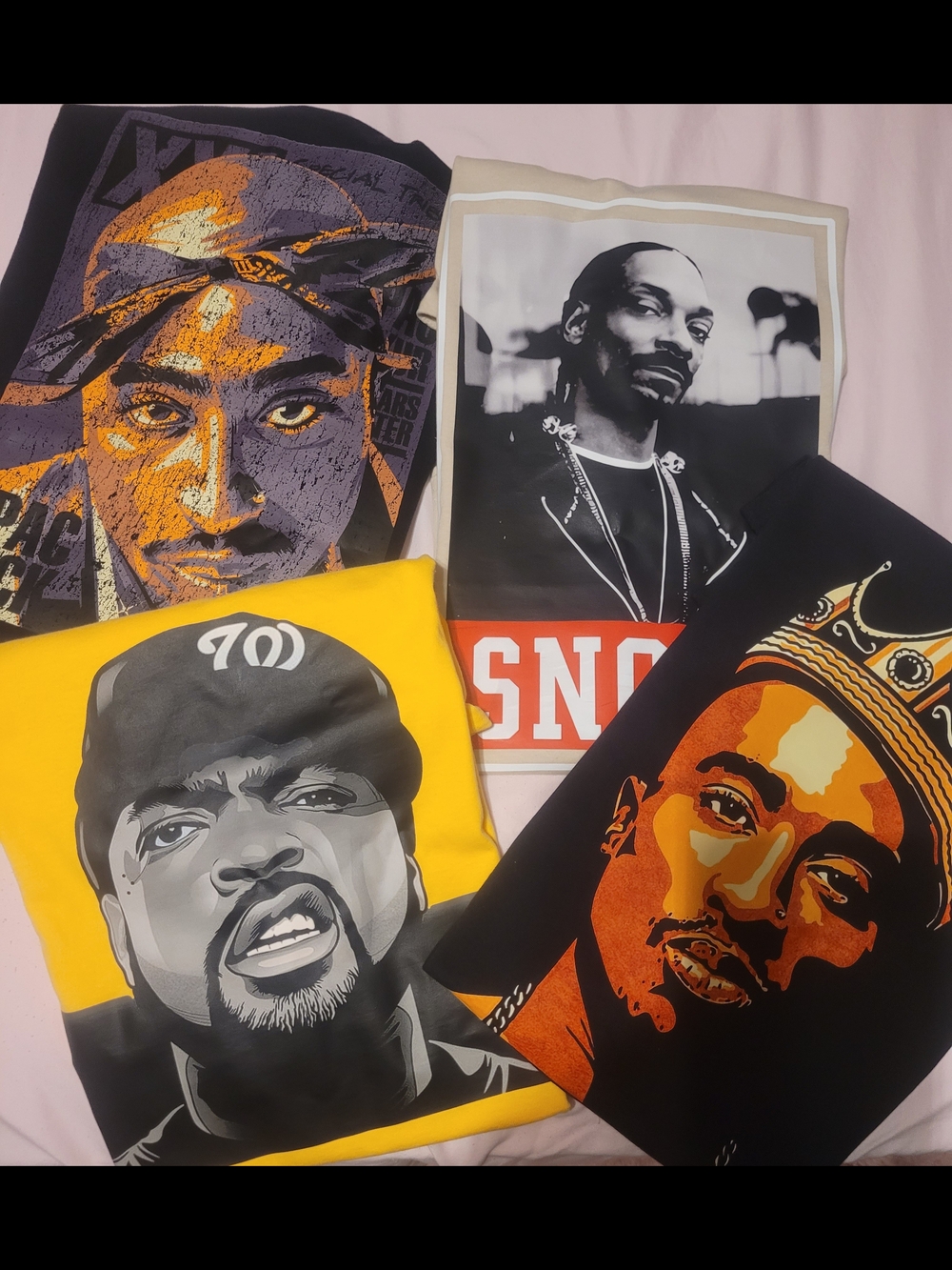 Gildan Black, Yellow, Tan Graphic Hip-Hop Short Sleeve Tees Bundle Of 4